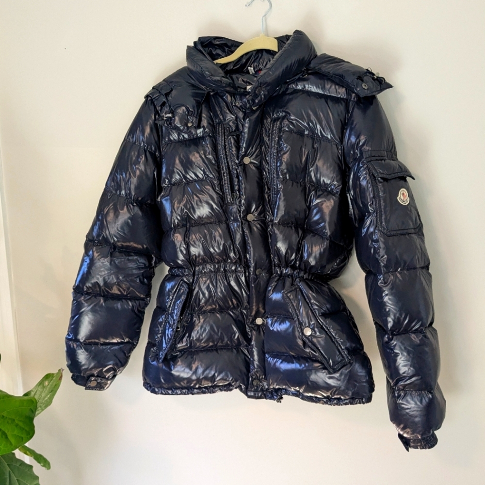 Moncler Women's Navy Puffer - Down Filling SIZE 5